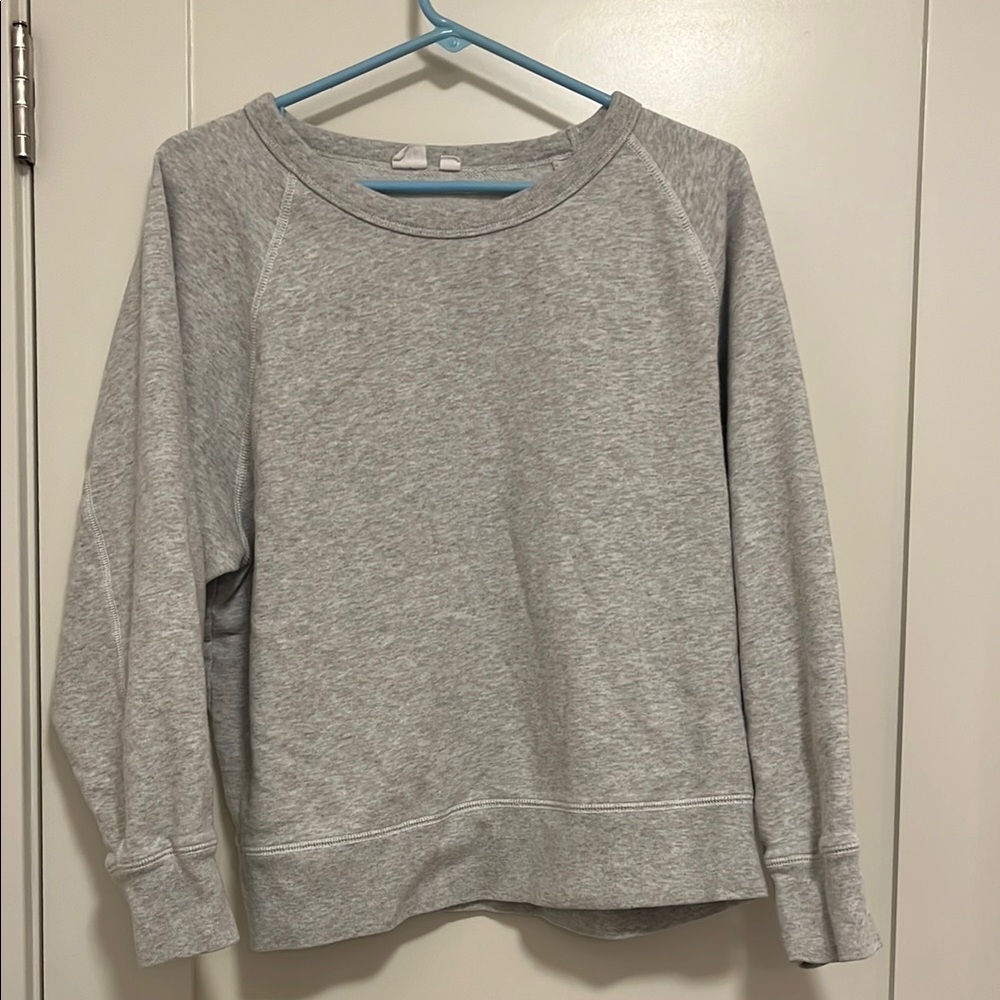 Gap Light Gray Crewneck Sweatshirt Women’s Medium
